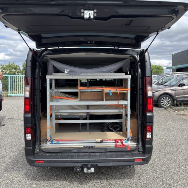 OPEL VIVARO  1.6 CDTI 120 CV 6 places ou aménagé , attelage , Système AD Blue changé et Garantie 2 a