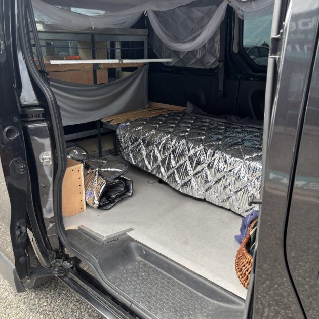 OPEL VIVARO  1.6 CDTI 120 CV 6 places ou aménagé , attelage , Système AD Blue changé et Garantie 2 a