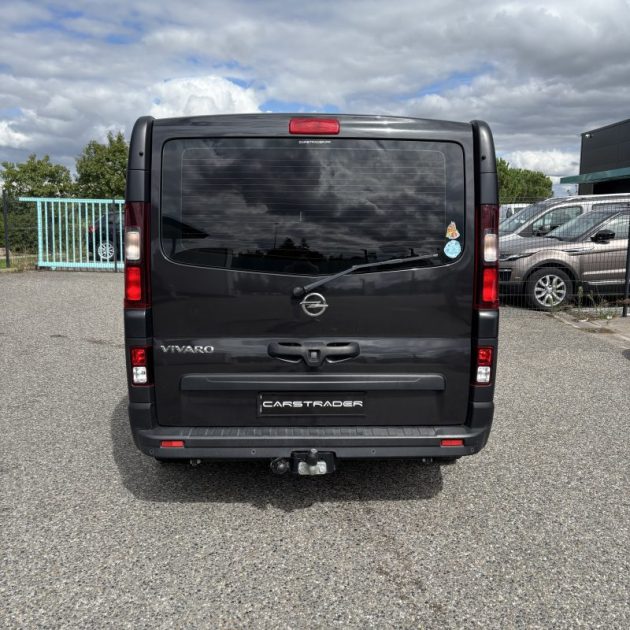 OPEL VIVARO  1.6 CDTI 120 CV 6 places ou aménagé , attelage , Système AD Blue changé et Garantie 2 a