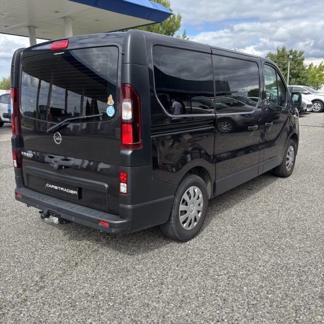 OPEL VIVARO  1.6 CDTI 120 CV 6 places ou aménagé , attelage , Système AD Blue changé et Garantie 2 a