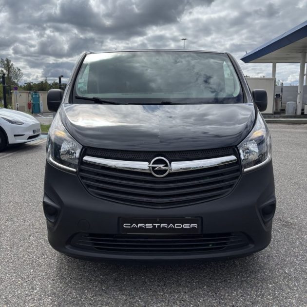 OPEL VIVARO  1.6 CDTI 120 CV 6 places ou aménagé , attelage , Système AD Blue changé et Garantie 2 a