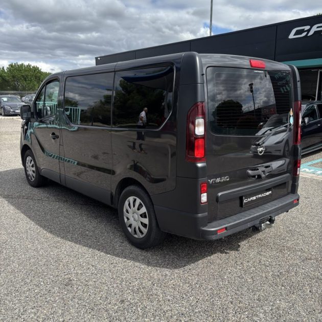 OPEL VIVARO  1.6 CDTI 120 CV 6 places ou aménagé , attelage , Système AD Blue changé et Garantie 2 a