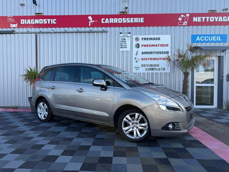 PEUGEOT 5008 1.6 HDi112 FAP Confort Pack GARANTIE 12 MOIS