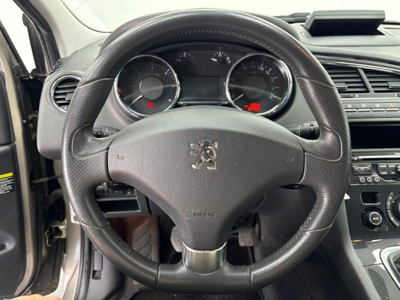 PEUGEOT 5008 1.6 HDi112 FAP Confort Pack