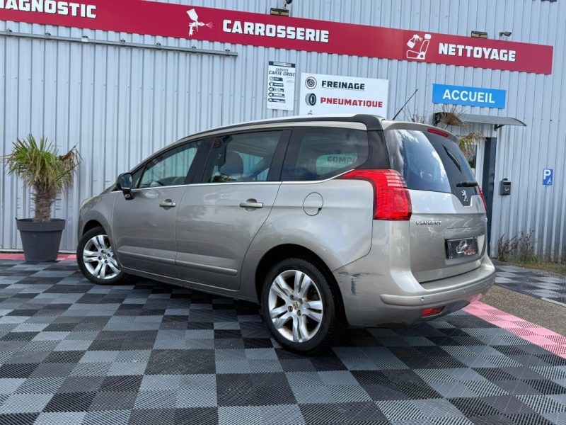 PEUGEOT 5008 1.6 HDi112 FAP Confort Pack GARANTIE 12 MOIS