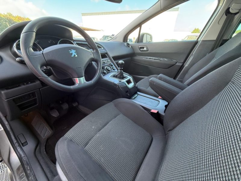 PEUGEOT 5008 1.6 HDi112 FAP Confort Pack GARANTIE 12 MOIS