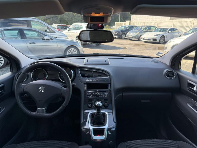 PEUGEOT 5008 1.6 HDi112 FAP Confort Pack GARANTIE 12 MOIS