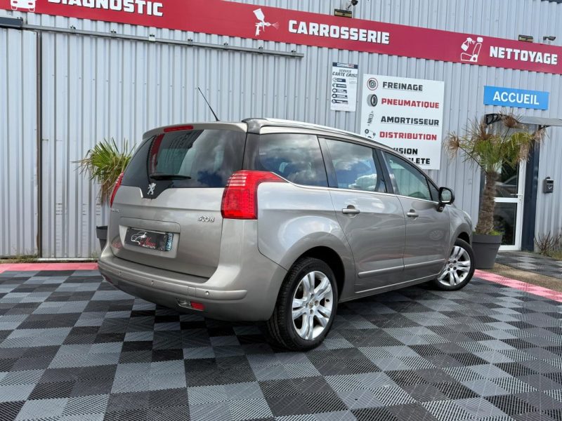 PEUGEOT 5008 1.6 HDi112 FAP Confort Pack GARANTIE 12 MOIS