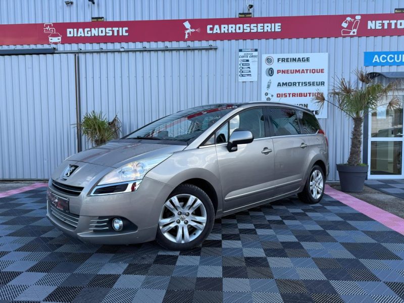 PEUGEOT 5008 1.6 HDi112 FAP Confort Pack GARANTIE 12 MOIS
