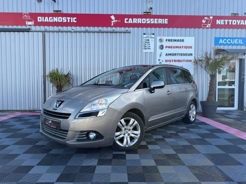 PEUGEOT 5008 1.6 HDi112 FAP Confort Pack GARANTIE 12 MOIS