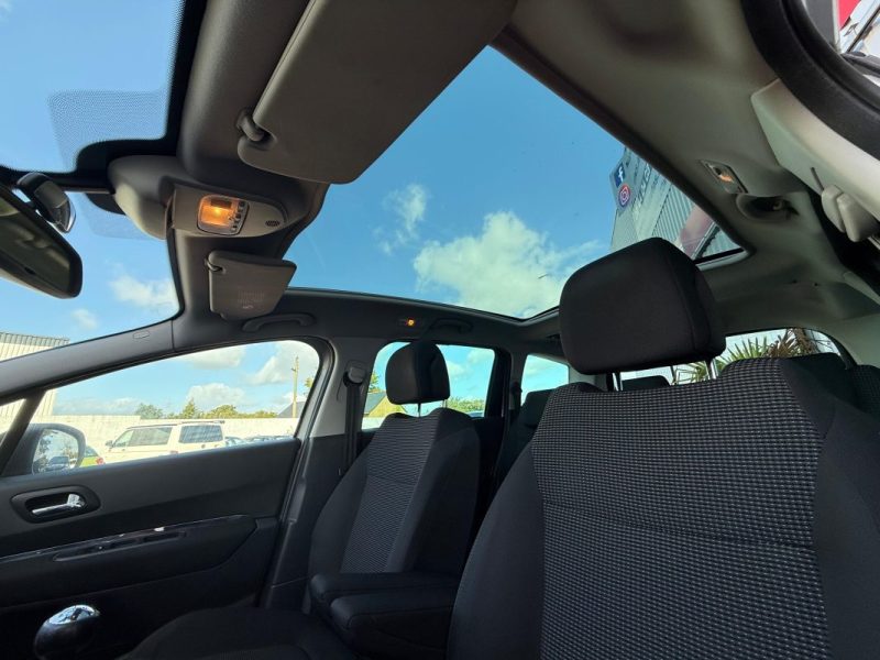 PEUGEOT 5008 1.6 HDi112 FAP Confort Pack GARANTIE 12 MOIS