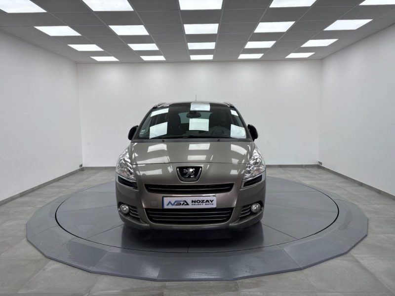 PEUGEOT 5008 1.6 HDi112 FAP Confort Pack