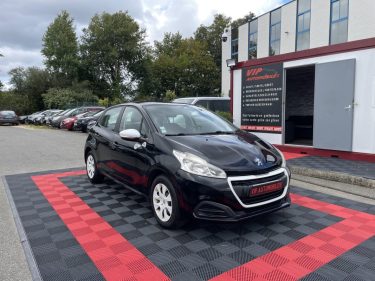 PEUGEOT 208 2015