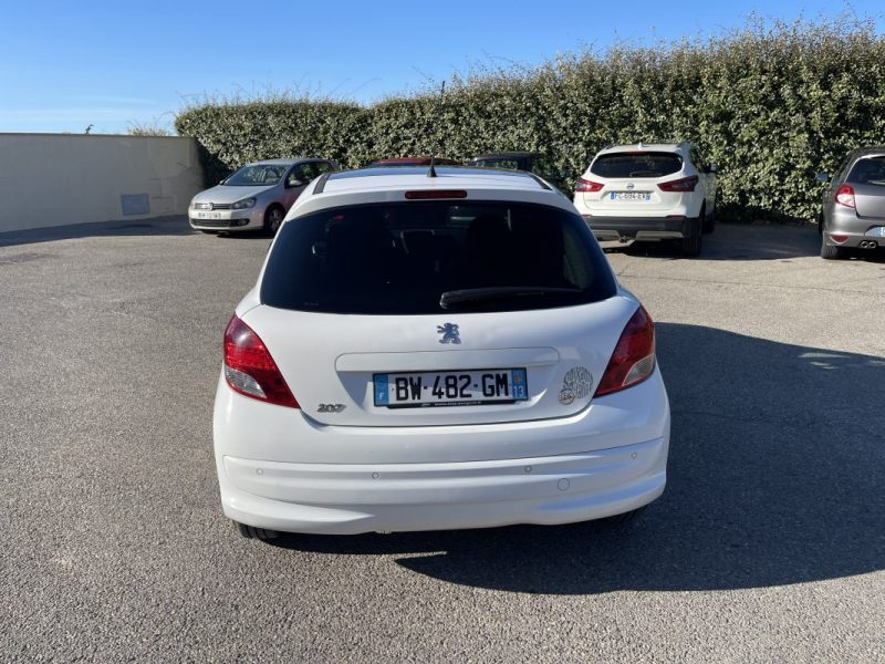 PEUGEOT 207 2011