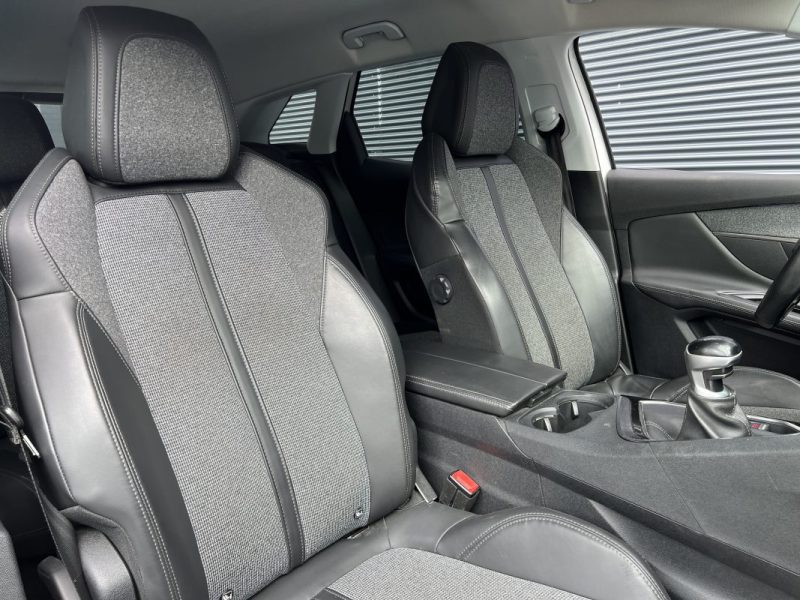 PEUGEOT 3008 1.6 BlueHDi 120ch ALLURE - ENTRETIEN COMPLET