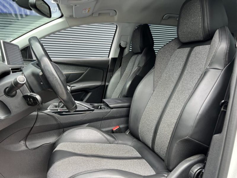 PEUGEOT 3008 1.6 BlueHDi 120ch ALLURE - ENTRETIEN COMPLET