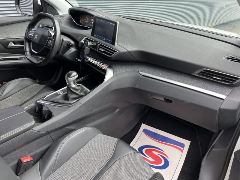 PEUGEOT 3008 1.6 BlueHDi 120ch ALLURE - ENTRETIEN COMPLET