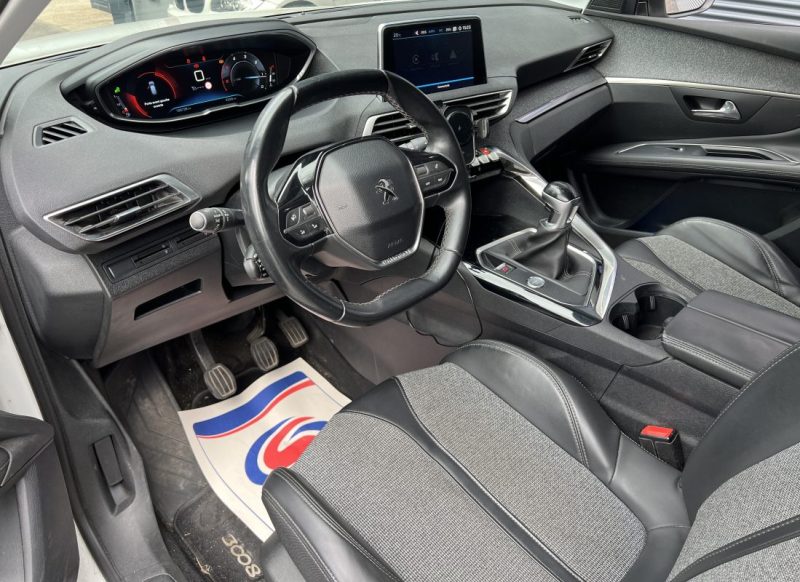 PEUGEOT 3008 1.6 BlueHDi 120ch ALLURE - ENTRETIEN COMPLET