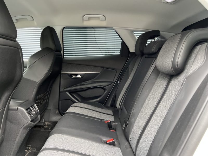 PEUGEOT 3008 1.6 BlueHDi 120ch ALLURE - ENTRETIEN COMPLET