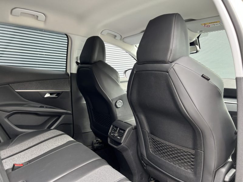 PEUGEOT 3008 1.6 BlueHDi 120ch ALLURE - ENTRETIEN COMPLET