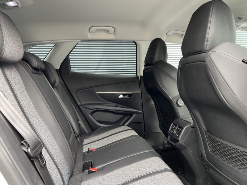 PEUGEOT 3008 1.6 BlueHDi 120ch ALLURE - ENTRETIEN COMPLET