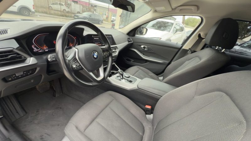 B.M.W. SERIE 3 318d 150ch Lounge020