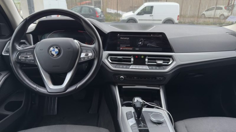 B.M.W. SERIE 3 318d 150ch Lounge020