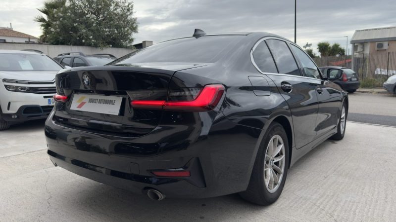 B.M.W. SERIE 3 318d 150ch Lounge020