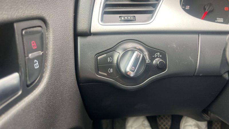 AUDI A4 S LINE V6 2.7 L TDI 190 ch