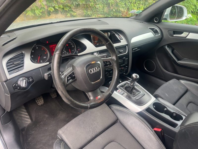 AUDI A4 S LINE V6 2.7 L TDI 190 ch