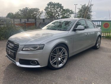 AUDI A4 S LINE V6 2.7 L TDI 190 ch