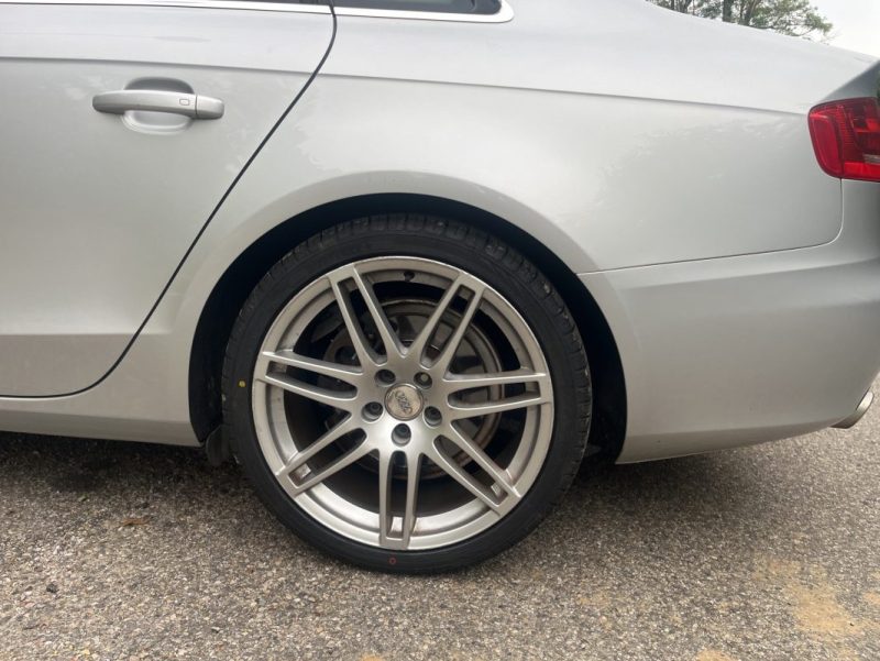 AUDI A4 S LINE V6 2.7 L TDI 190 ch