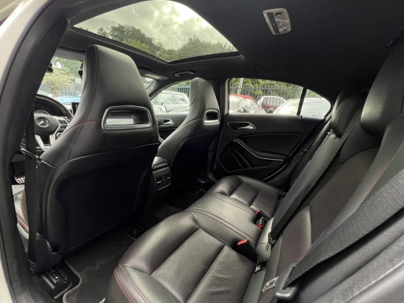 MERCEDES CLASSE A III FASCINATION 180 1.6i 122 Cv 1ERE MAIN BOITE AUTO CUIR TOIT OUVRANT Garantie1an