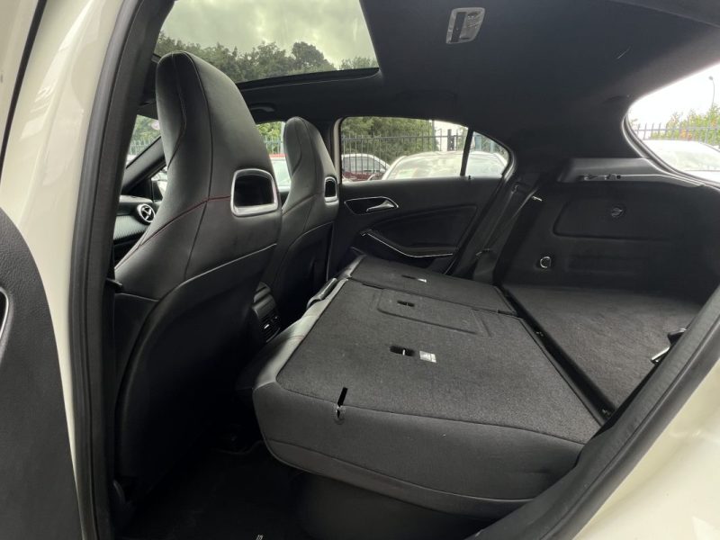 MERCEDES CLASSE A III FASCINATION 180 1.6i 122 Cv 1ERE MAIN BOITE AUTO CUIR TOIT OUVRANT Garantie1an