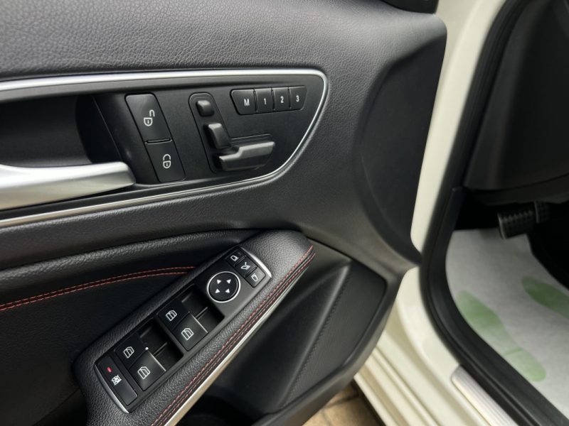 MERCEDES CLASSE A III FASCINATION 180 1.6i 122 Cv 1ERE MAIN BOITE AUTO CUIR TOIT OUVRANT Garantie1an