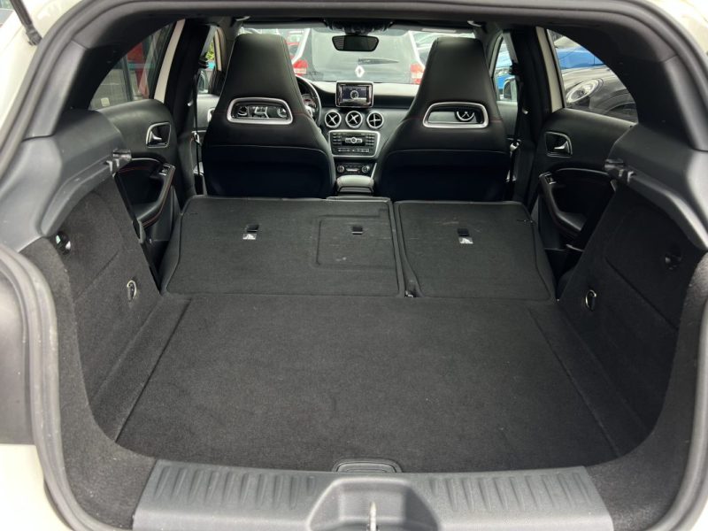 MERCEDES CLASSE A III FASCINATION 180 1.6i 122 Cv 1ERE MAIN BOITE AUTO CUIR TOIT OUVRANT Garantie1an