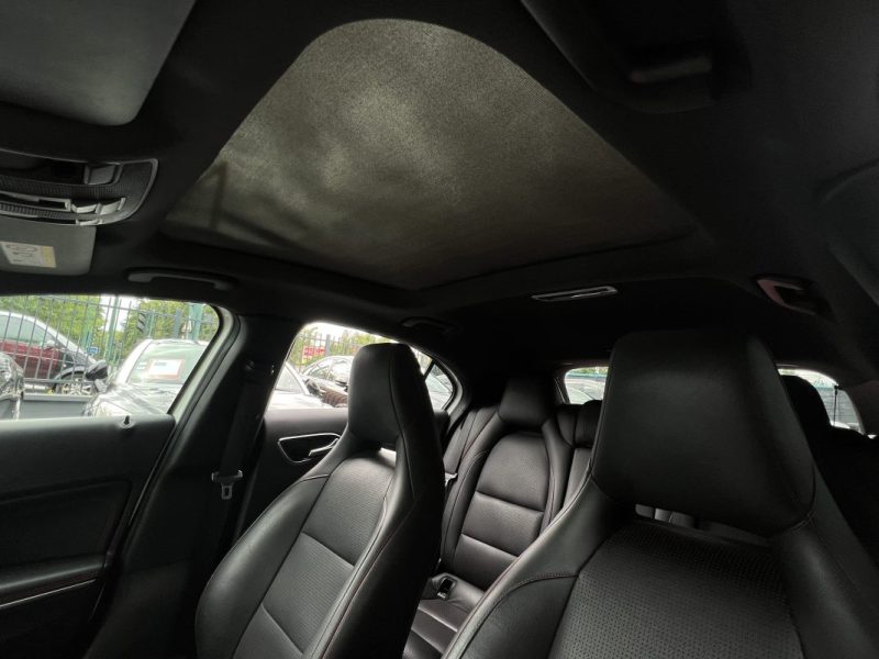 MERCEDES CLASSE A III FASCINATION 180 1.6i 122 Cv 1ERE MAIN BOITE AUTO CUIR TOIT OUVRANT Garantie1an