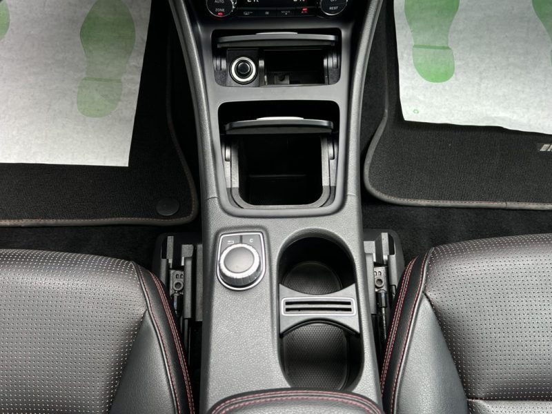 MERCEDES CLASSE A III FASCINATION 180 1.6i 122 Cv 1ERE MAIN BOITE AUTO CUIR TOIT OUVRANT Garantie1an