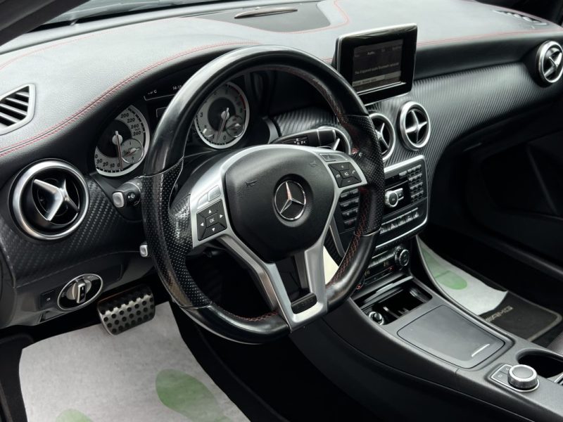 MERCEDES CLASSE A III FASCINATION 180 1.6i 122 Cv 1ERE MAIN BOITE AUTO CUIR TOIT OUVRANT Garantie1an