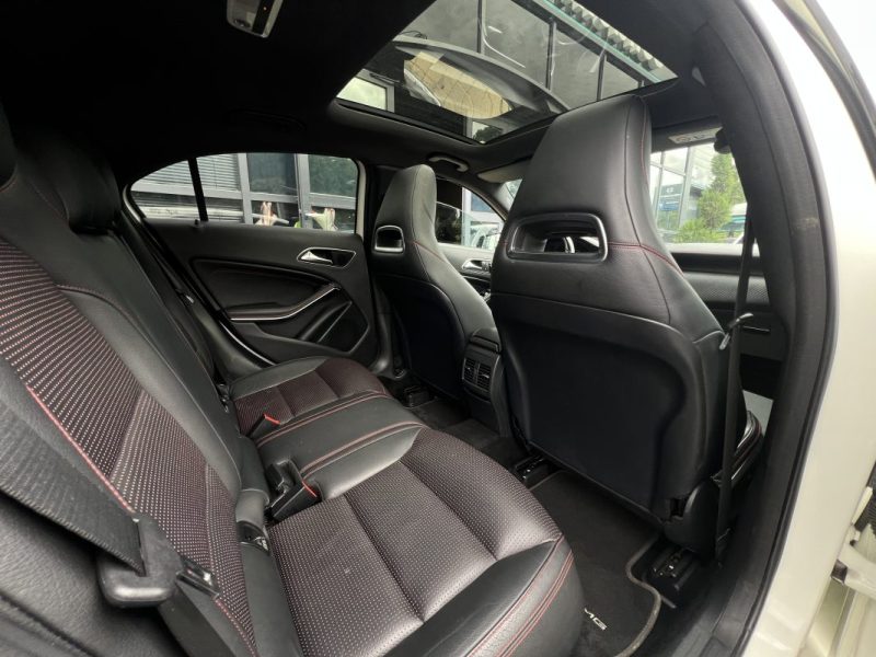 MERCEDES CLASSE A III FASCINATION 180 1.6i 122 Cv 1ERE MAIN BOITE AUTO CUIR TOIT OUVRANT Garantie1an