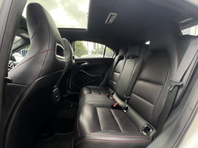 MERCEDES CLASSE A III FASCINATION 180 1.6i 122 Cv 1ERE MAIN BOITE AUTO CUIR TOIT OUVRANT Garantie1an