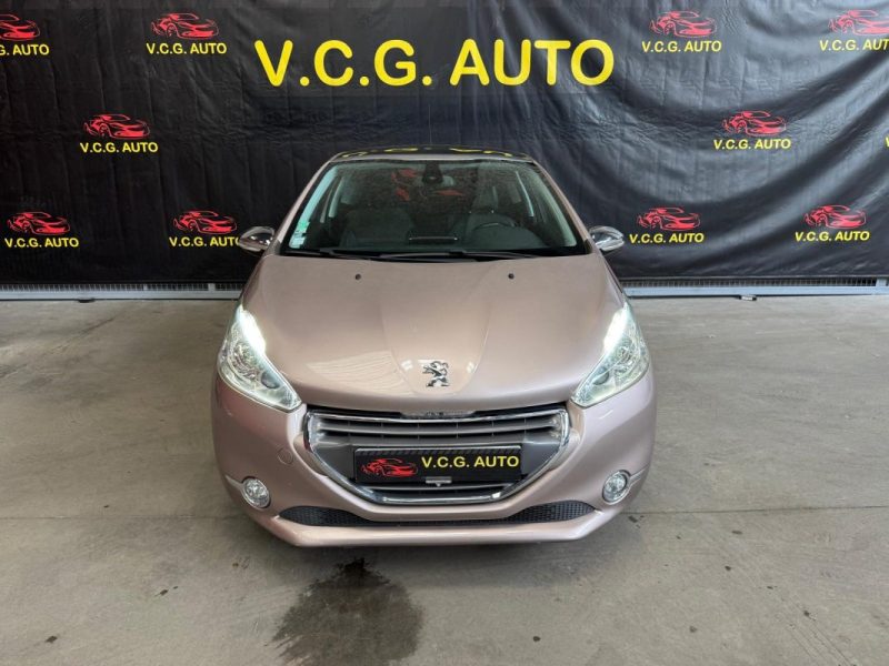 PEUGEOT 208 1.2 VTi 82 Allure 