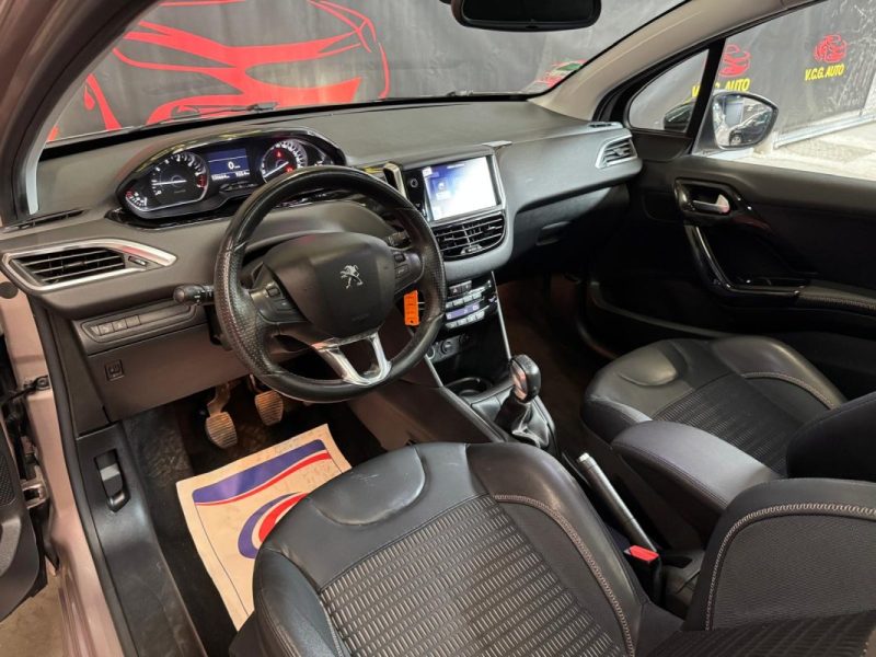 PEUGEOT 208 1.2 VTi 82 Allure 