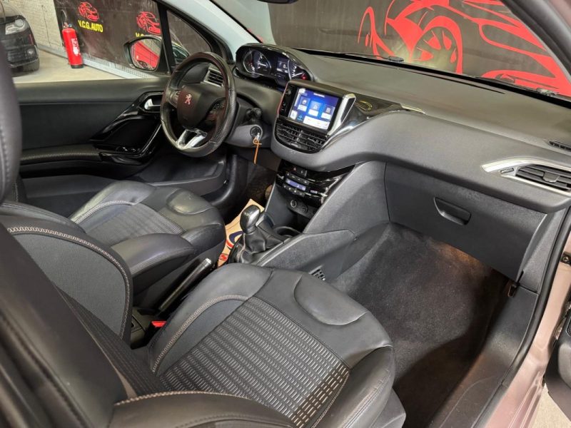 PEUGEOT 208 1.2 VTi 82 Allure 