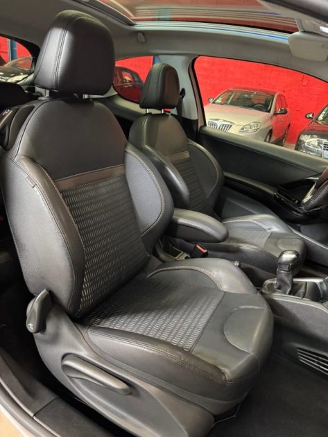 PEUGEOT 208 1.2 VTi 82 Allure 