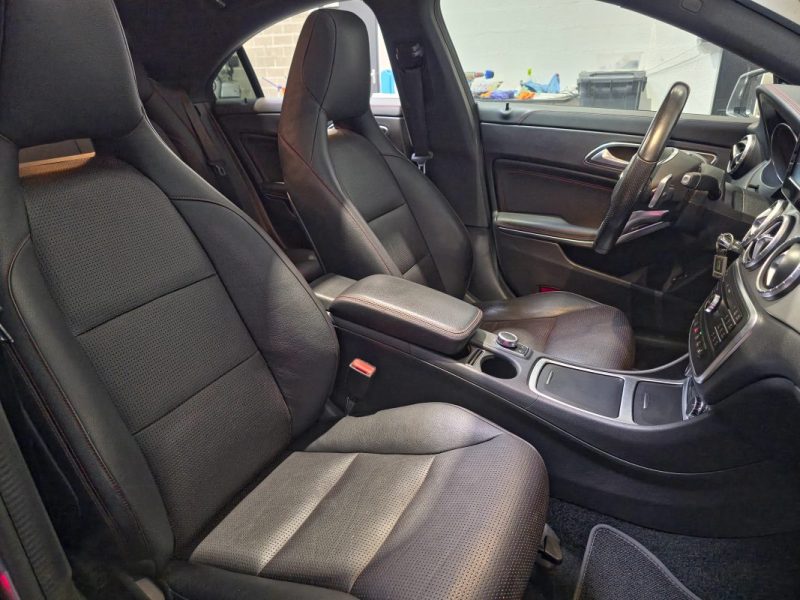 MERCEDES BENZ CLA 200 CDI FASCINATION PACK AMG LINE / Suivi complet