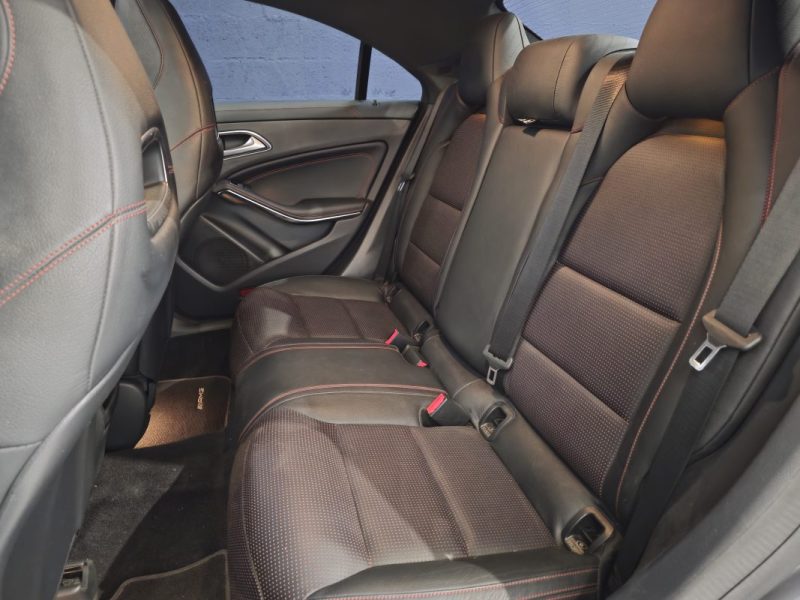 MERCEDES BENZ CLA 200 CDI FASCINATION PACK AMG LINE / Suivi complet
