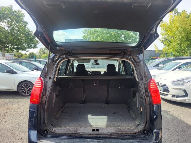 PEUGEOT 5008 1.6 HDI 110 cv - PREMIUM PACK - Garantie 12 Mois