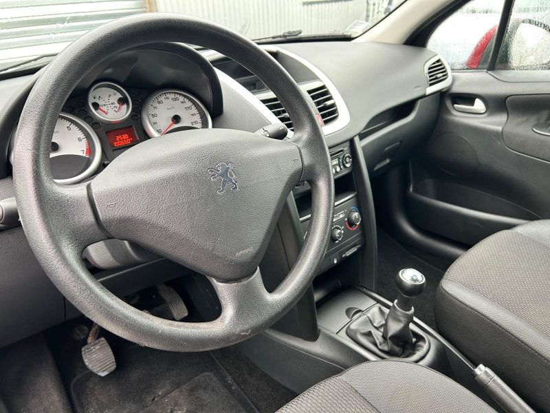 PEUGEOT 207 2010