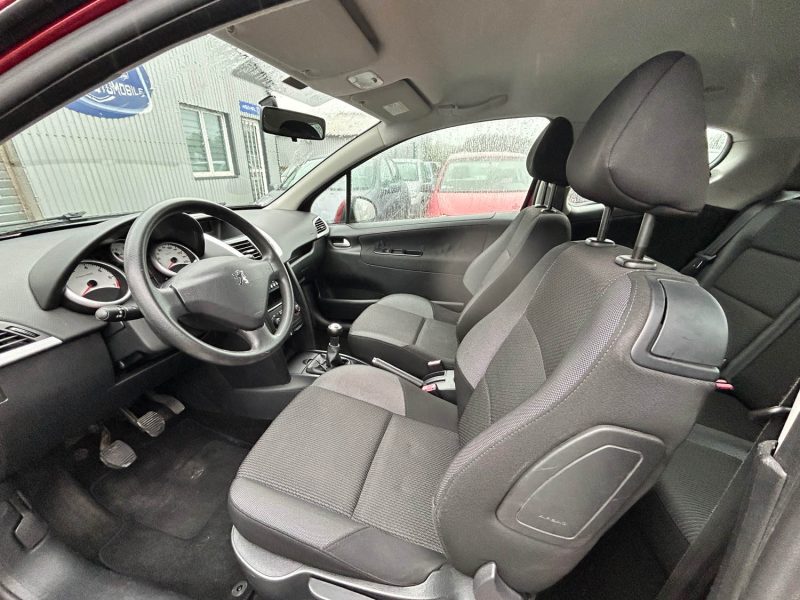 PEUGEOT 207 2010